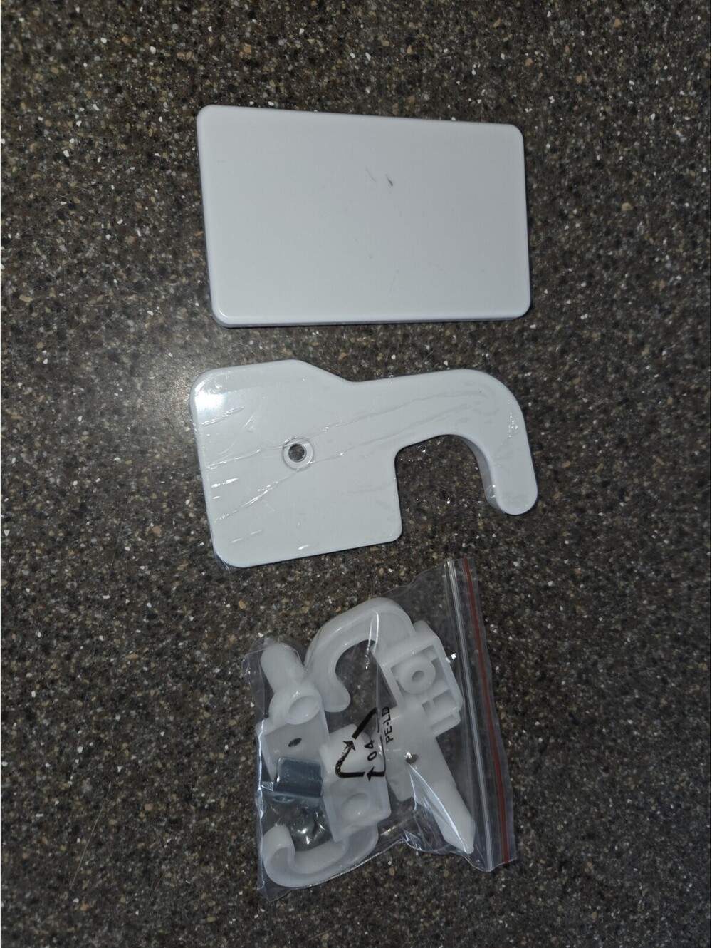 Hisense rt180n3s*eh Hinge Reversal Kit A24